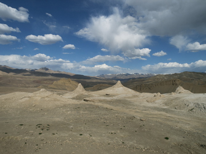 Azhdar (Dragon) Valley, April 2011