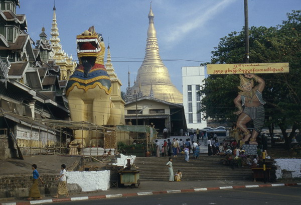 Shwedagon Pagoda (1985)