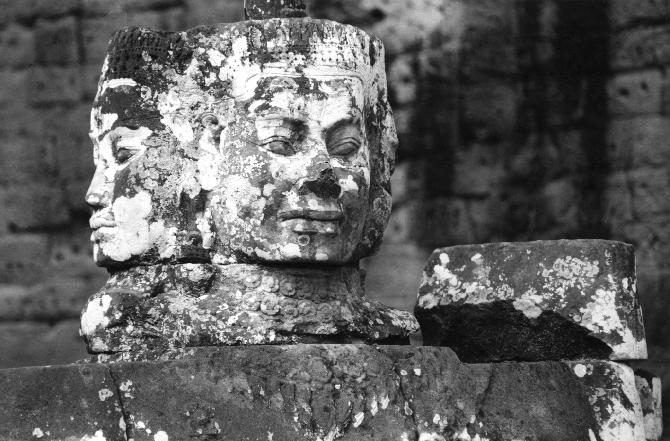 At the East Gate of Angkor Thom, 25,8 x 17,8 cm