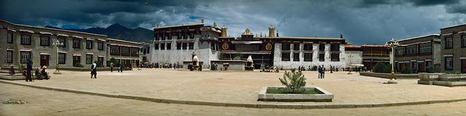 Jokhang in Lhasa, 1985